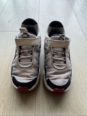 Nike Kids White Black Red Sneakers